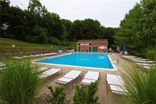 16 Trails End, Hopewell Junction, NY 12533