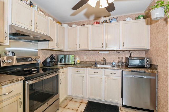 16 Trails End, Hopewell Junction, NY 12533