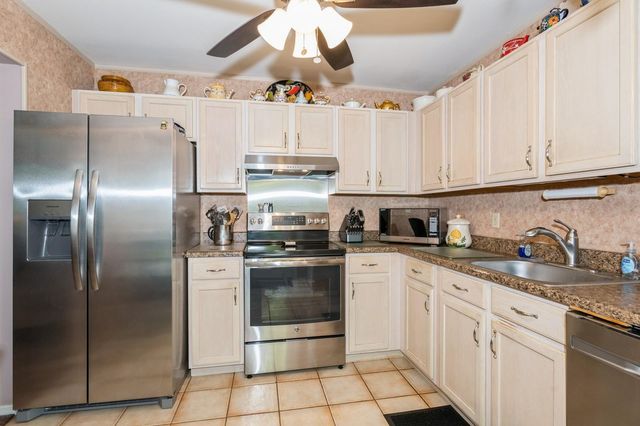 16 Trails End, Hopewell Junction, NY 12533