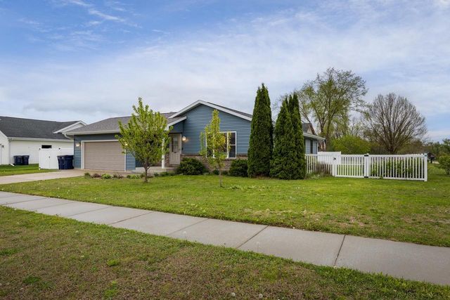 3631 Wildflower Lane, Janesville, WI 53548