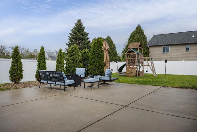 3631 Wildflower Lane, Janesville, WI 53548