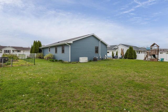 3631 Wildflower Lane, Janesville, WI 53548