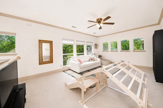 8934 Greenville Avenue, Dallas, TX 75243