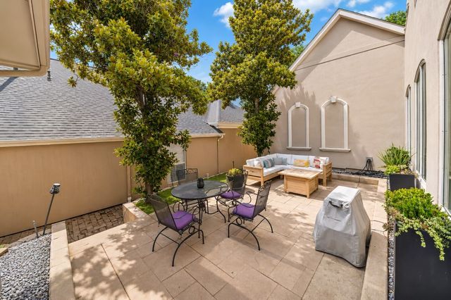 8934 Greenville Avenue, Dallas, TX 75243