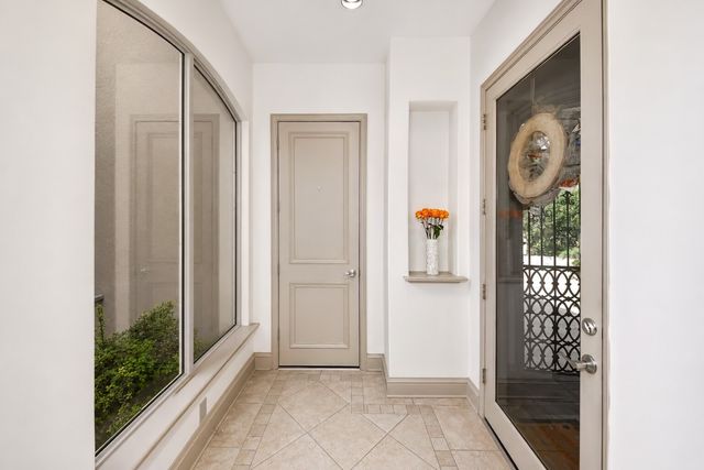 8934 Greenville Avenue, Dallas, TX 75243