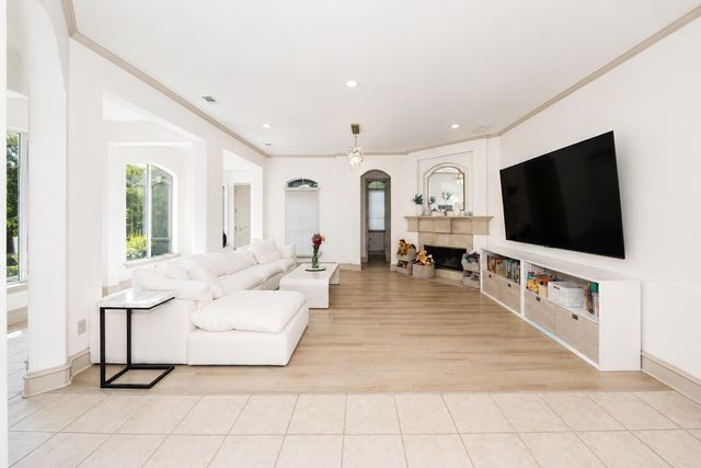 8934 Greenville Avenue, Dallas, TX 75243