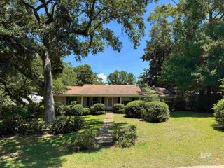 115 Pecan Avenue, Fairhope, AL 36532