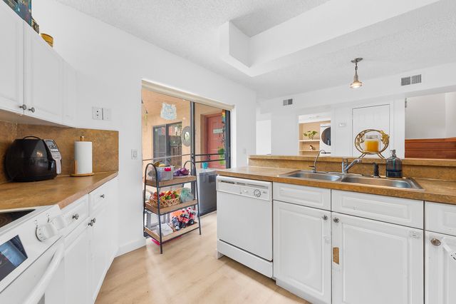 8141 Severn Drive B, Boca Raton, FL 33433