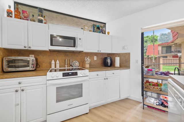 8141 Severn Drive B, Boca Raton, FL 33433