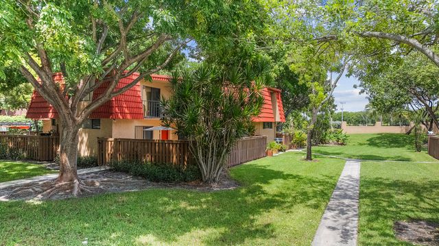 8141 Severn Drive B, Boca Raton, FL 33433