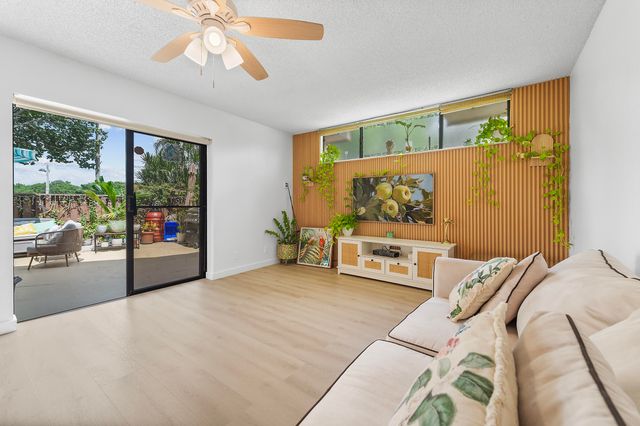 8141 Severn Drive B, Boca Raton, FL 33433