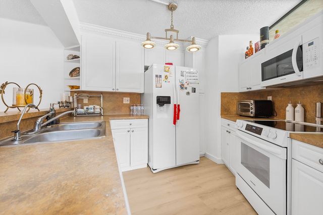 8141 Severn Drive B, Boca Raton, FL 33433