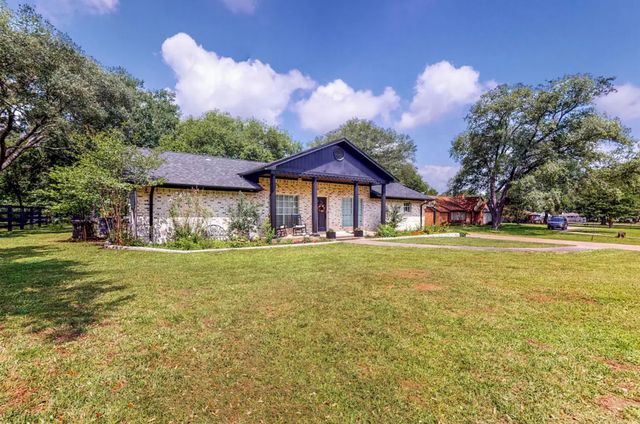 30819 Quinn Road, Tomball, TX 77375