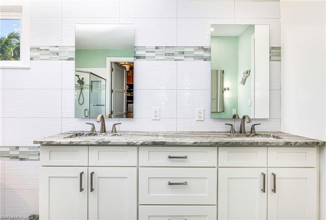 16111 Bentwood Palms DR, Fort Myers, FL 33908