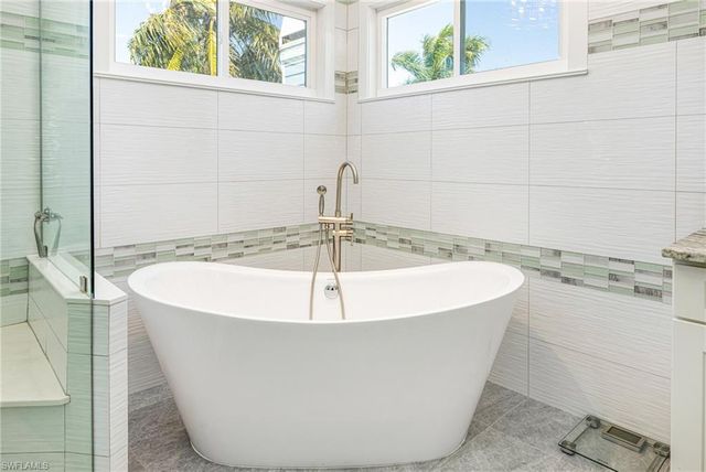 16111 Bentwood Palms DR, Fort Myers, FL 33908