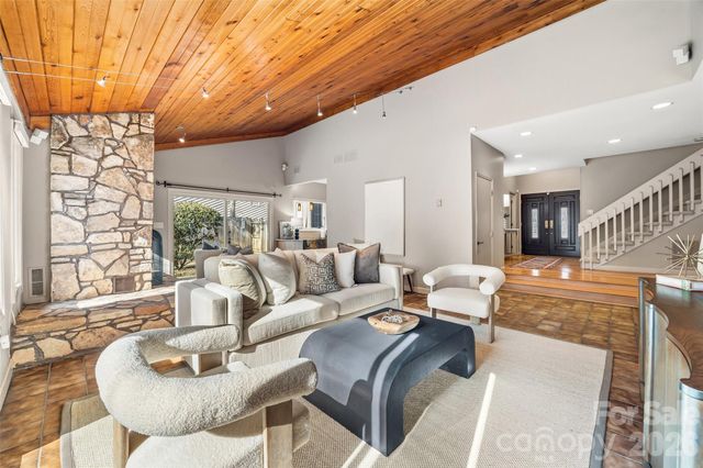 5337 Hillingdon Road, Charlotte, NC 28226