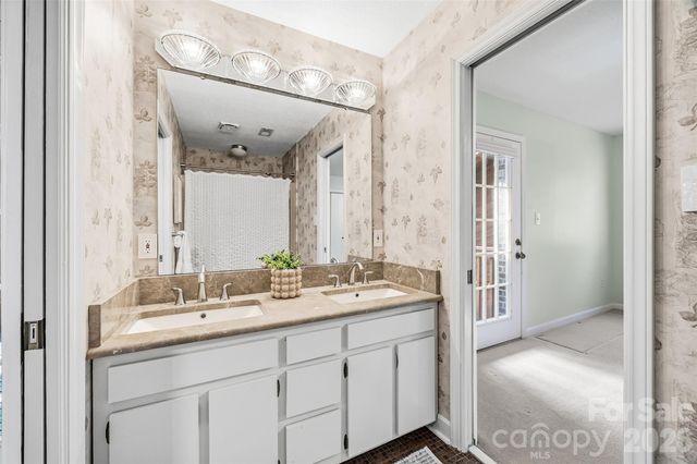 5337 Hillingdon Road, Charlotte, NC 28226