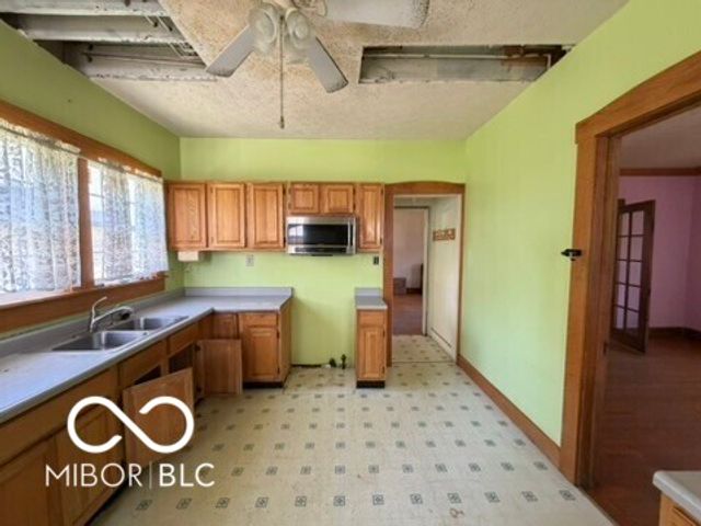 548 Central Court N, Indianapolis, IN 46205