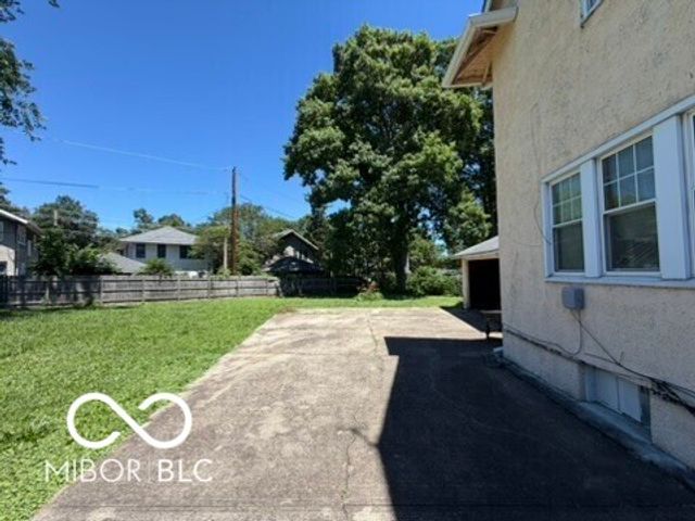 548 Central Court N, Indianapolis, IN 46205