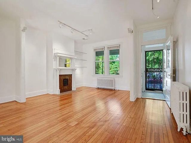 426 SHEPHERD ST NW, Washington, DC 20011