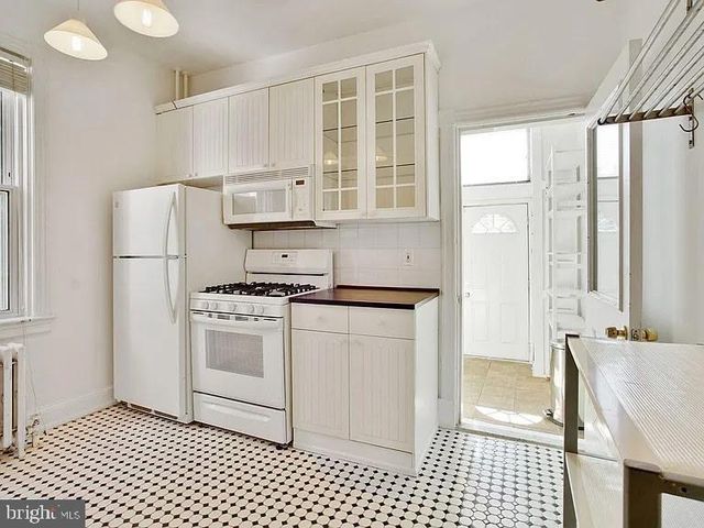 426 SHEPHERD ST NW, Washington, DC 20011