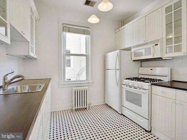 426 SHEPHERD ST NW, Washington, DC 20011