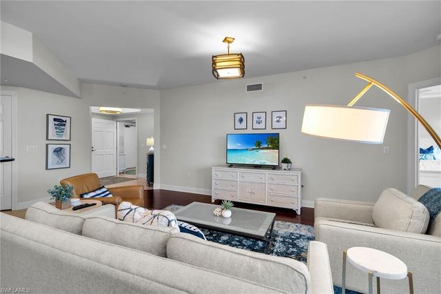 1065 Borghese LN 1003, Naples, FL 34114