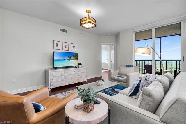 1065 Borghese LN 1003, Naples, FL 34114