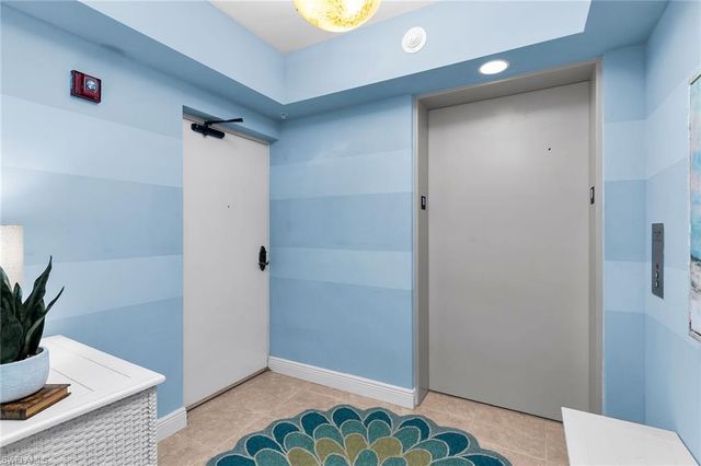 1065 Borghese LN 1003, Naples, FL 34114