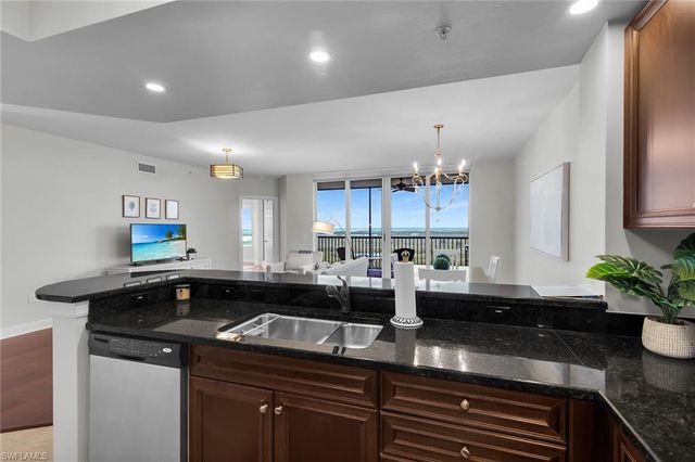 1065 Borghese LN 1003, Naples, FL 34114