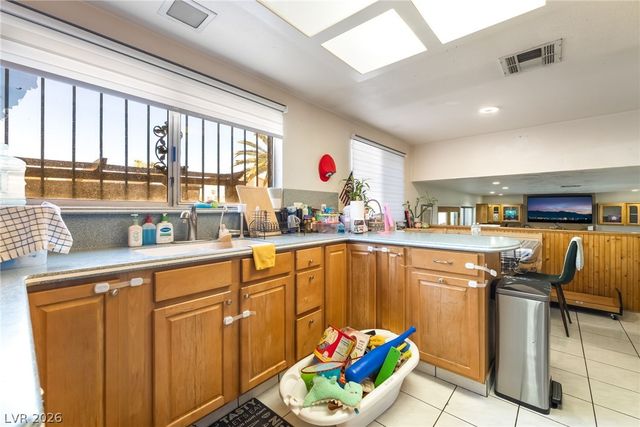 5201 Spencer Street, Las Vegas, NV 89119