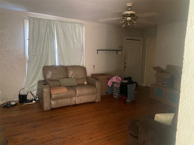 2814 Carlson Drive, Dallas, TX 75235