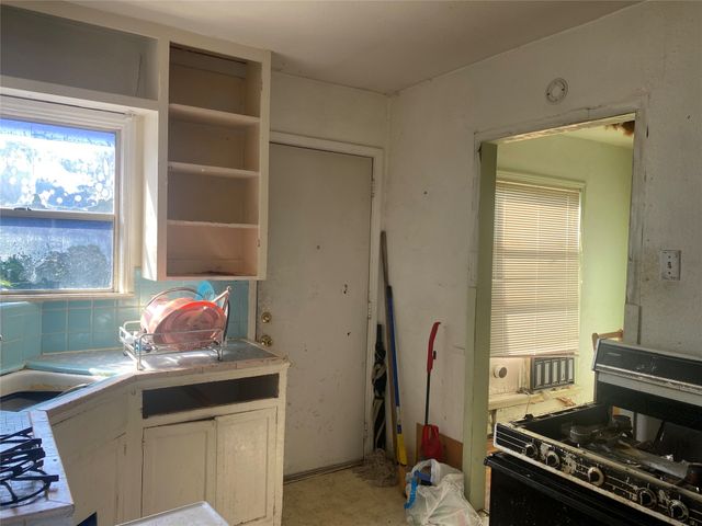 2814 Carlson Drive, Dallas, TX 75235