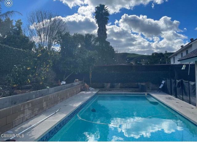 32 Dobkin Place, Simi Valley, CA 93065