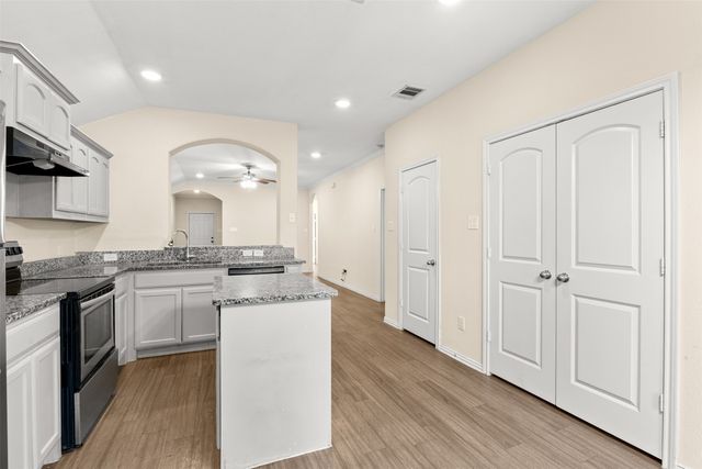 2836 Kilburn Avenue, Dallas, TX 75216