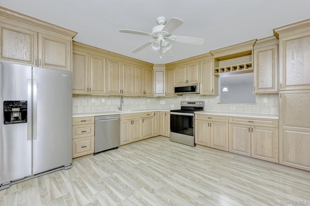 38 Somerset Drive, Suffern, NY 10901 — photo 4