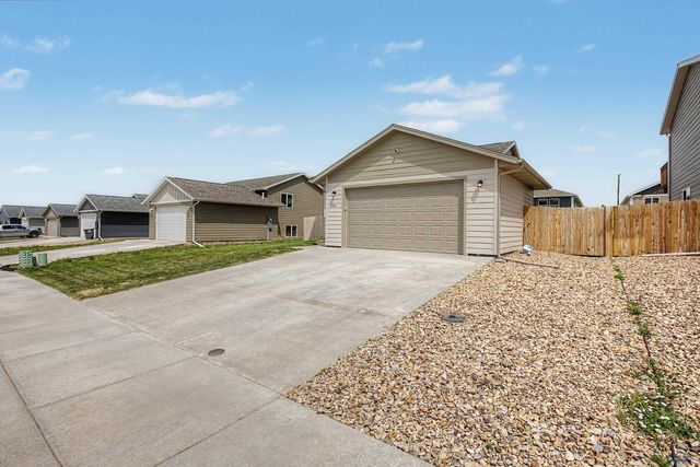420 YELNER DR, Box Elder, SD 57719