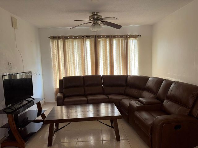 6540 Winfield Blvd 102, Margate, FL 33063