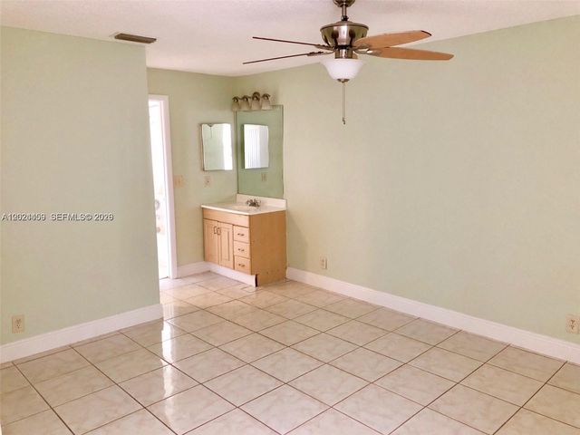 2551 NW 56th Ave 1-20, Lauderhill, FL 33313