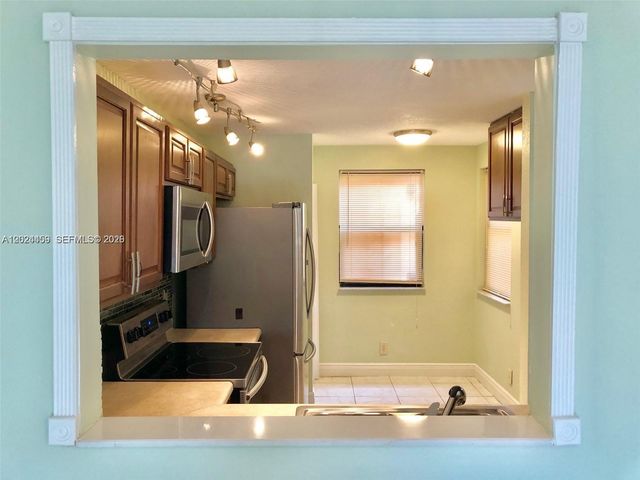 2551 NW 56th Ave 1-20, Lauderhill, FL 33313