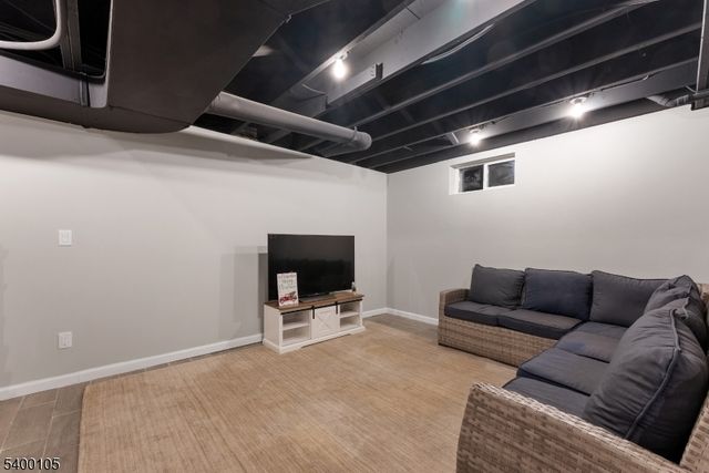 11 Furnace Rd, Chester Twp., NJ 07930