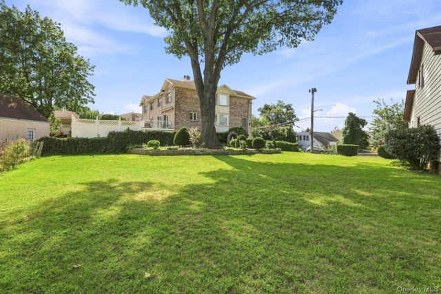 83 Brewster Avenue, Yonkers, NY 10701