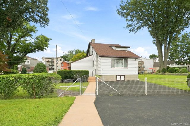 83 Brewster Avenue, Yonkers, NY 10701