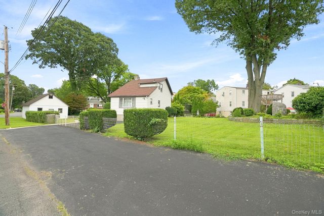 83 Brewster Avenue, Yonkers, NY 10701