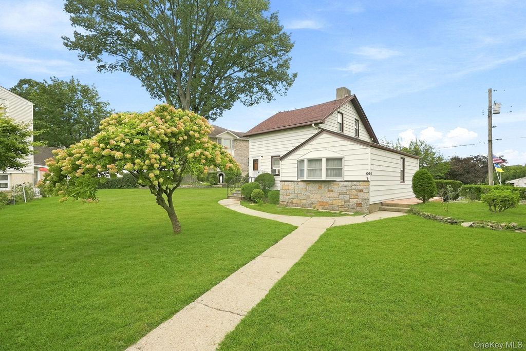 83 Brewster Avenue, Yonkers, NY 10701 — photo 2