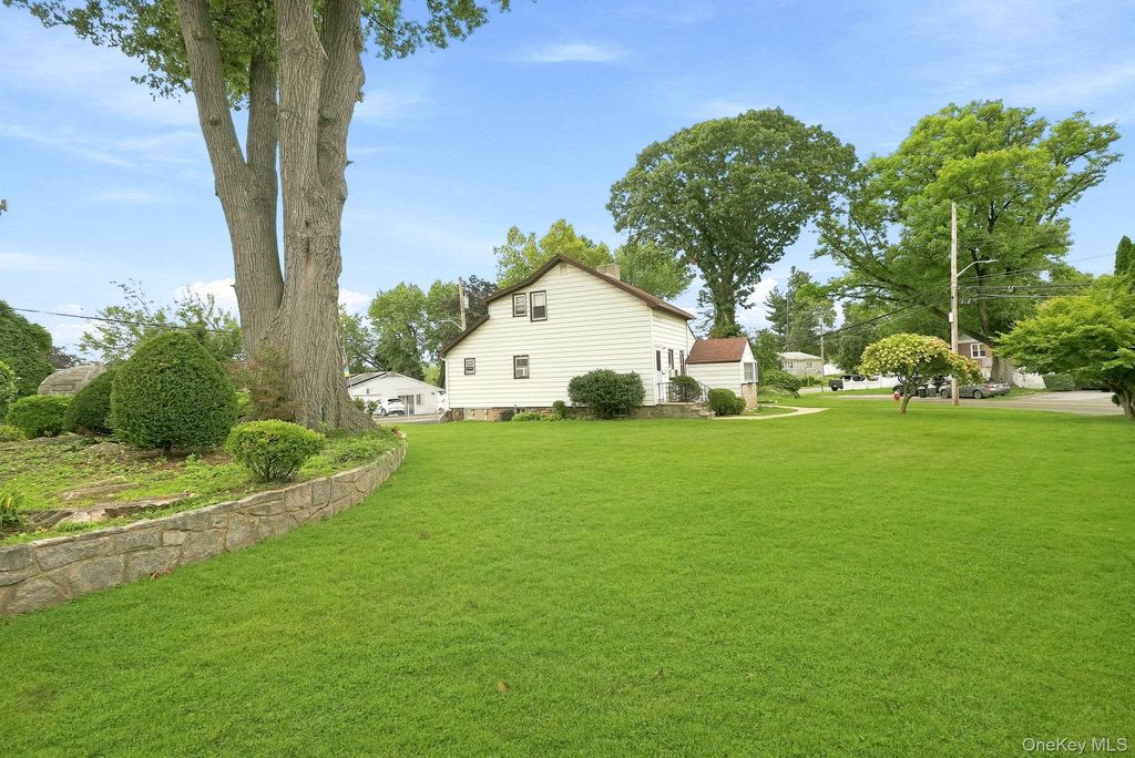 83 Brewster Avenue, Yonkers, NY 10701 — photo 3