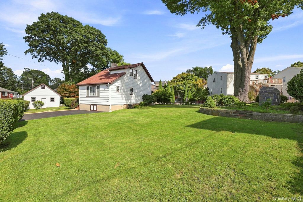 83 Brewster Avenue, Yonkers, NY 10701 — photo 5