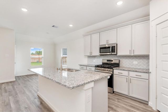 3111 West Frontier Lane, Pinehurst, TX 77362