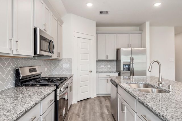 3111 West Frontier Lane, Pinehurst, TX 77362