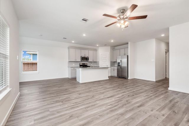 3111 West Frontier Lane, Pinehurst, TX 77362